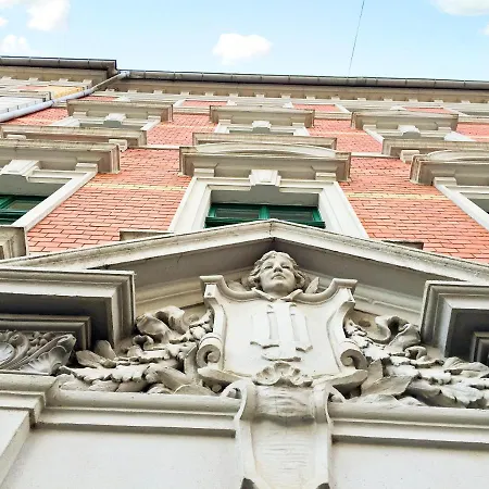 With 2 Bedrooms In Meissen, With Wonderful City View And Wifi *
